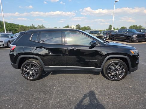 New 2026 Jeep Compass Limited w/ Sun, Sound & Navigation Group AWD/4WD image 8