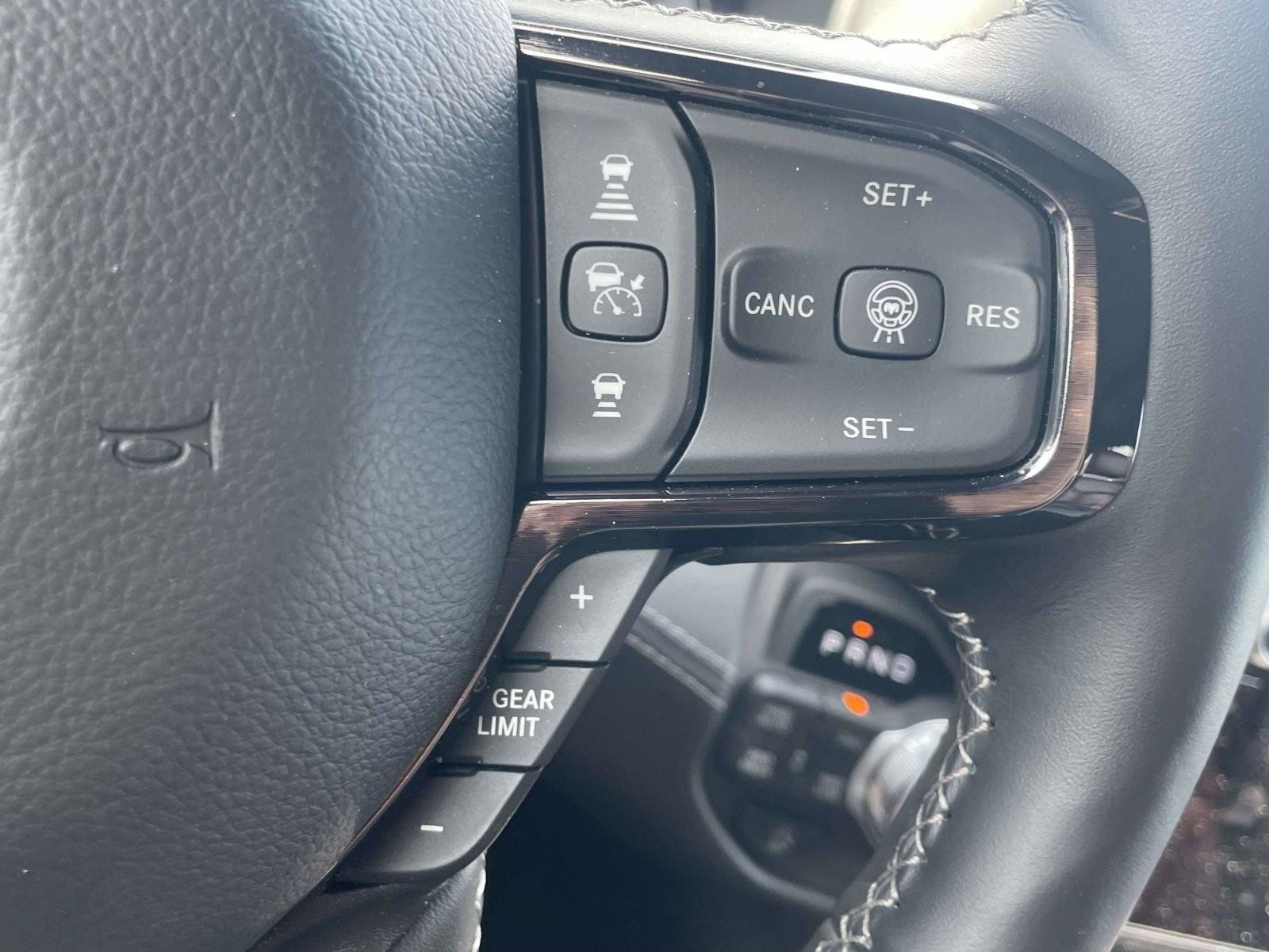Used 2025 RAM 1500 Limited AWD/4WD image 28