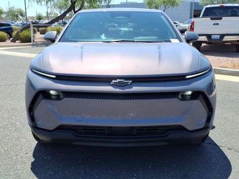 Used 2026 Chevrolet Equinox EV LT FWD image 2