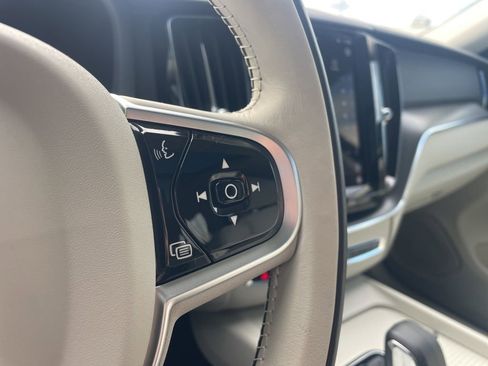 Certified 2025 Volvo XC60 T8 Core w/ Climate Package image 40