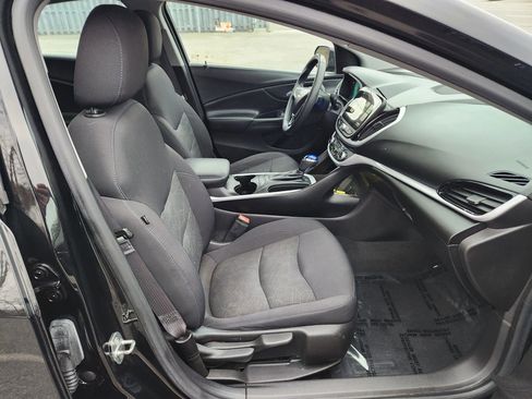 Used 2017 Chevrolet Volt LT w/ Comfort Package image 15
