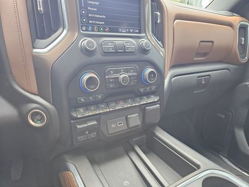 Used 2022 Chevrolet Silverado 2500 High Country w/ Z71 Off-Road Package image 28