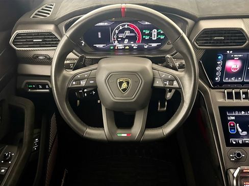 Used 2023 Lamborghini Urus Performante AWD/4WD image 11