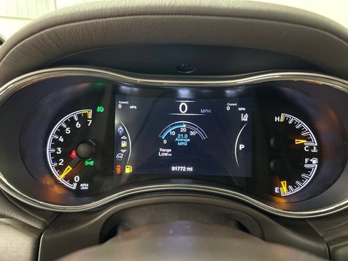 Used 2019 Jeep Grand Cherokee Overland AWD/4WD image 17