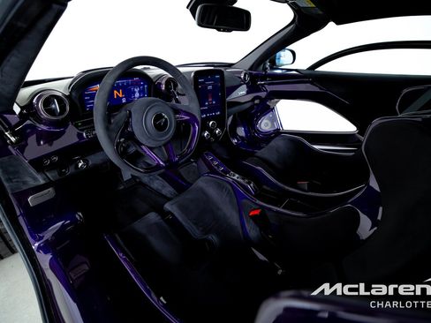 Used 2019 McLaren Senna RWD image 13