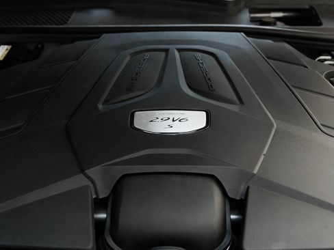 Certified 2019 Porsche Cayenne S AWD/4WD image 38