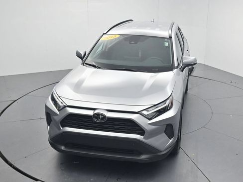 Used 2025 Toyota RAV4 XLE AWD/4WD image 46