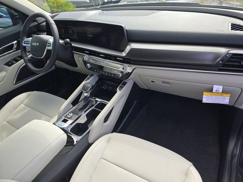 Certified 2025 Kia Telluride S FWD image 12