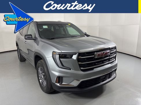 Used 2025 GMC Acadia Elevation image 1