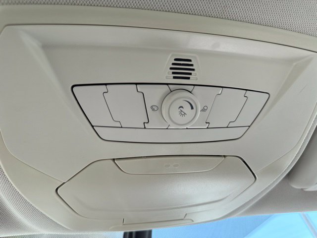 Used 2015 Ford C-MAX SEL w/ Equipment Group 302A FWD image 21