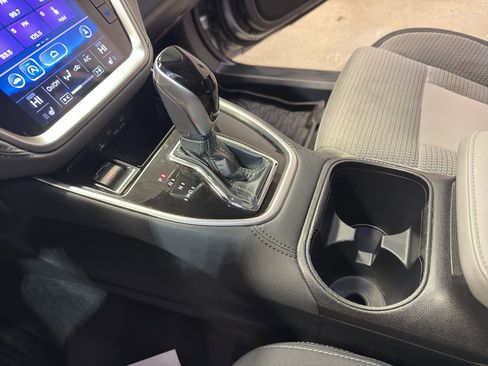 Used 2022 Subaru Outback Premium image 19
