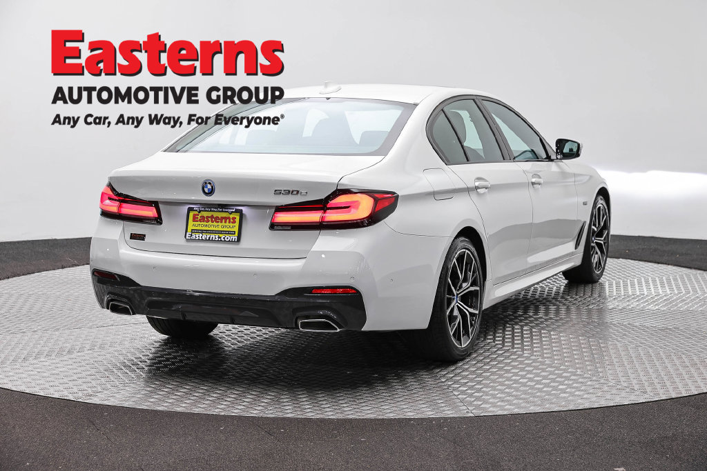 Used 2023 BMW 530e w/ M Sport Package RWD image 6