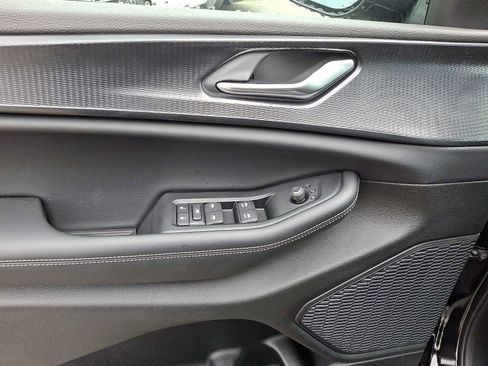 New 2025 Jeep Grand Cherokee Altitude image 8