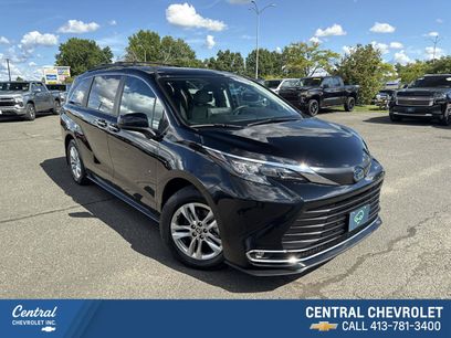 Used 2024 Toyota Sienna XLE w/ XLE Plus Package