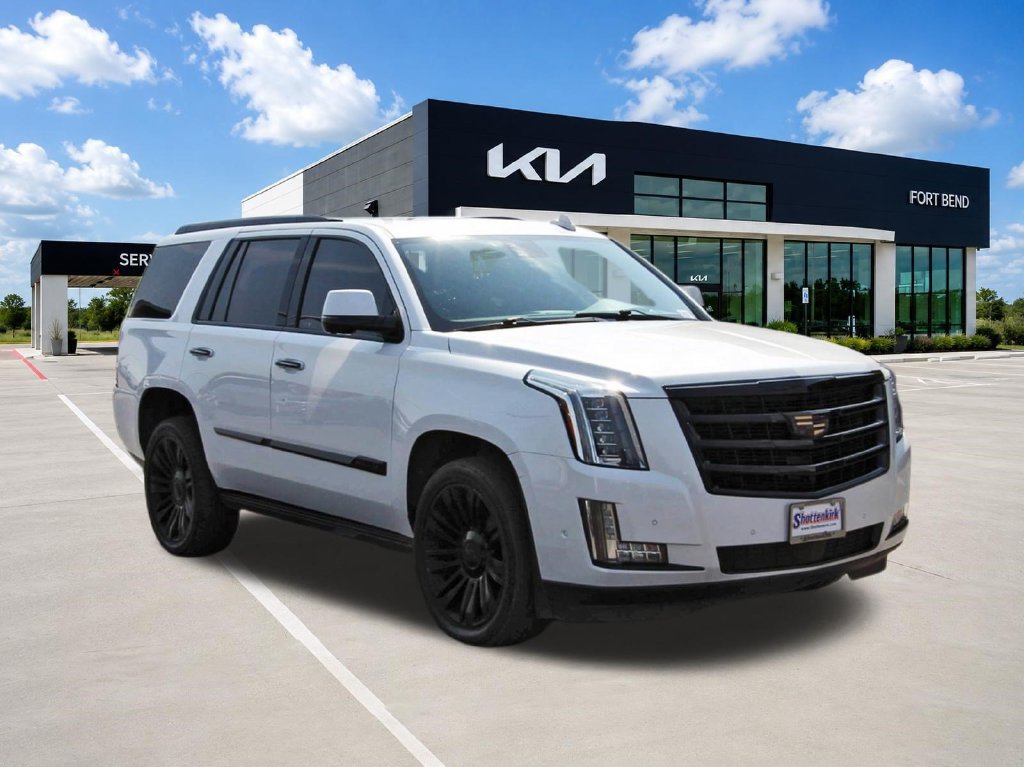 Used 2020 Cadillac Escalade Premium Luxury w/ LPO, Radiant Package AWD/4WD image 3