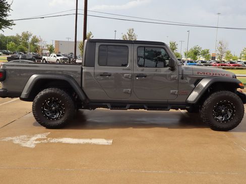Used 2022 Jeep Gladiator Mojave AWD/4WD image 2