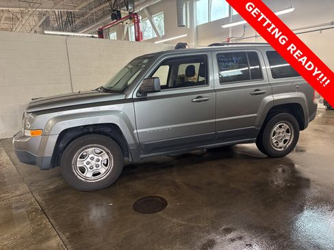 Used 2014 Jeep Patriot Sport w/ Power Value Group image 3