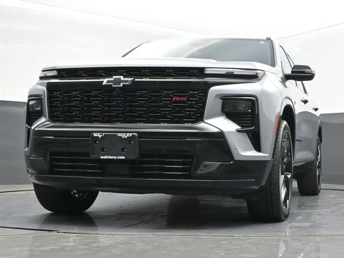 Used 2024 Chevrolet Traverse RS FWD image 45