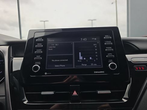 Used 2021 Toyota Camry SE FWD image 23