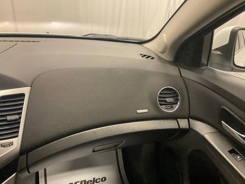 Used 2014 Chevrolet Cruze LT image 24