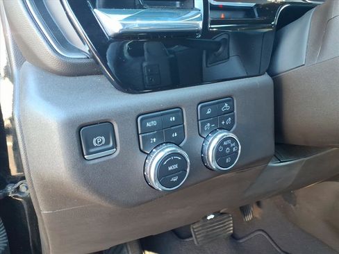 Used 2022 GMC Sierra 1500 SLT w/ SLT Convenience Package image 19