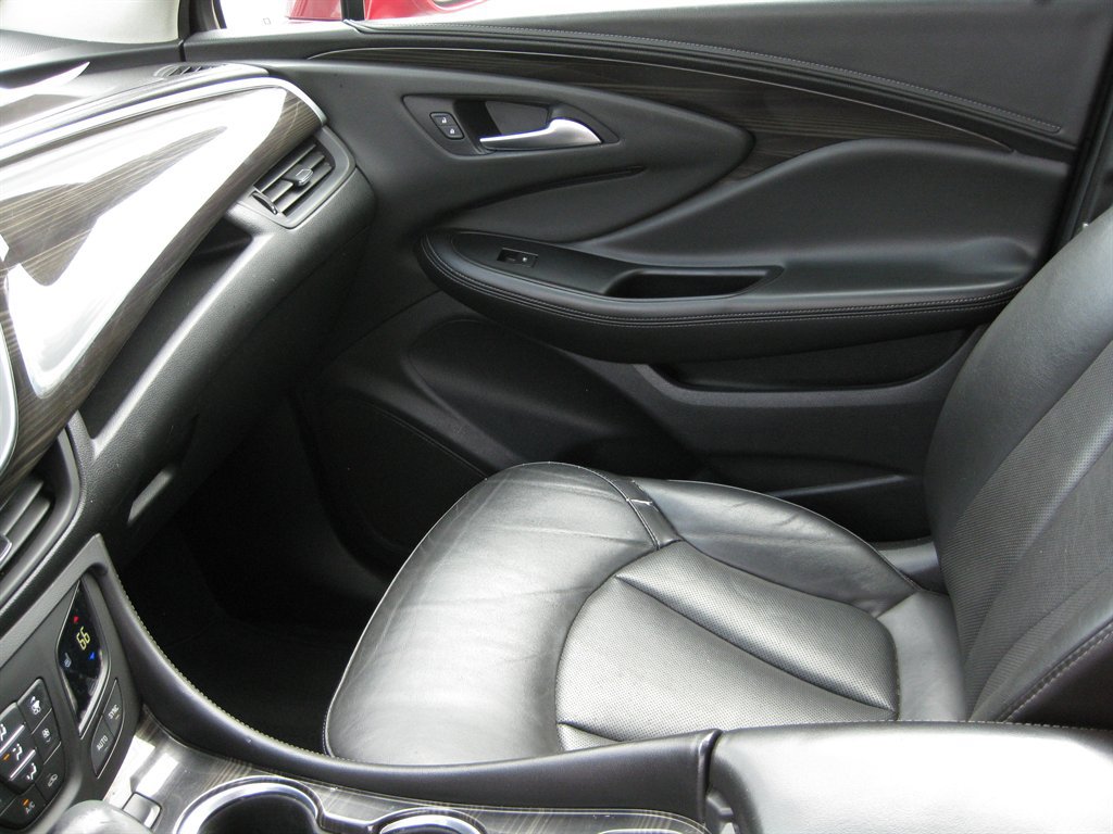 Used 2019 Buick Envision Essence FWD image 20