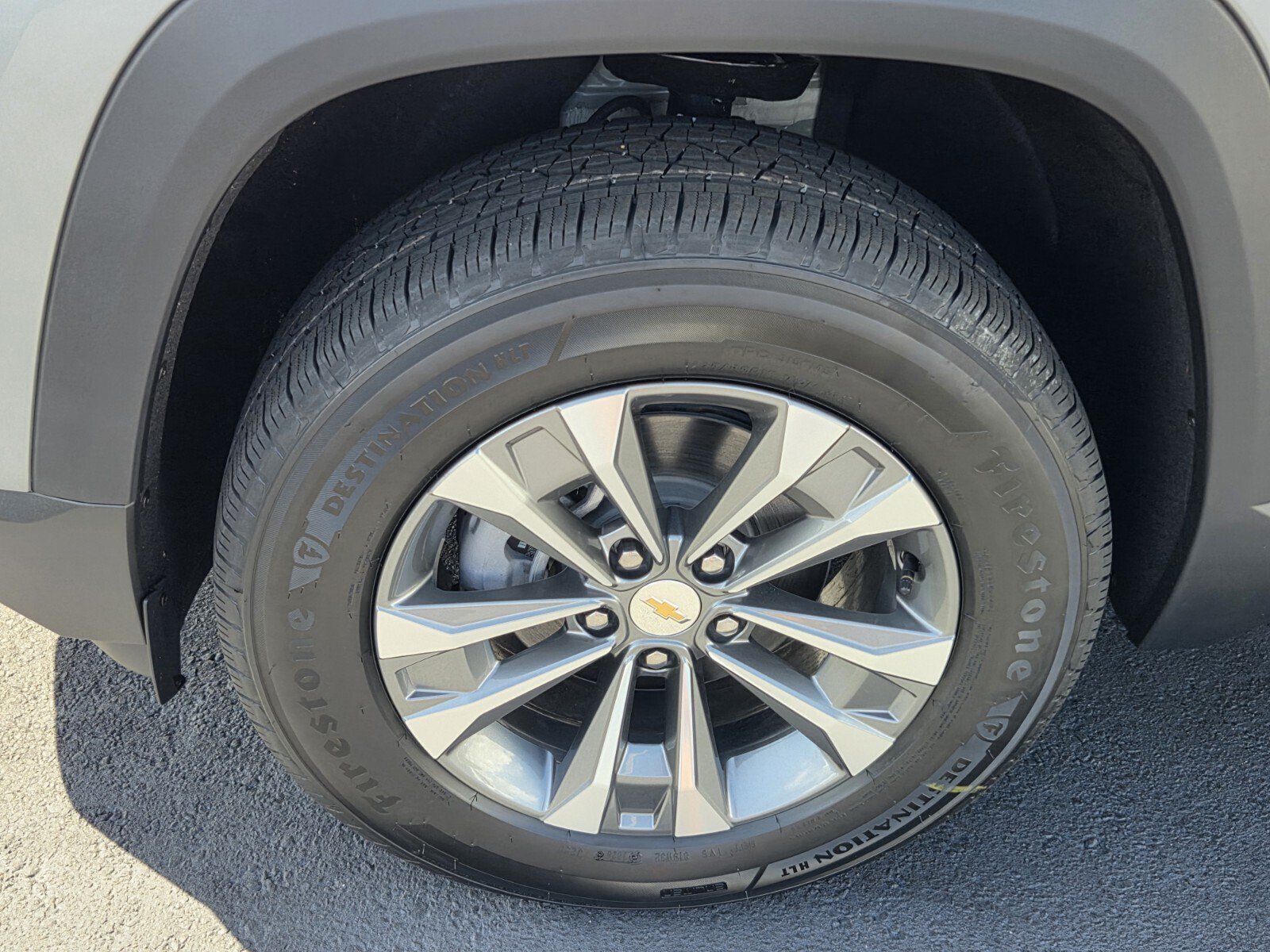 New 2027 Chevrolet Equinox LT w/ Safety and Technology Package FWD image 4