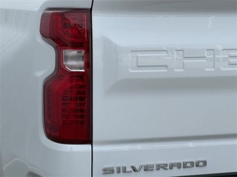 Used 2024 Chevrolet Silverado 1500 Custom image 6