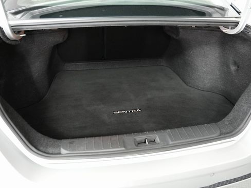 Used 2020 Nissan Sentra S image 29