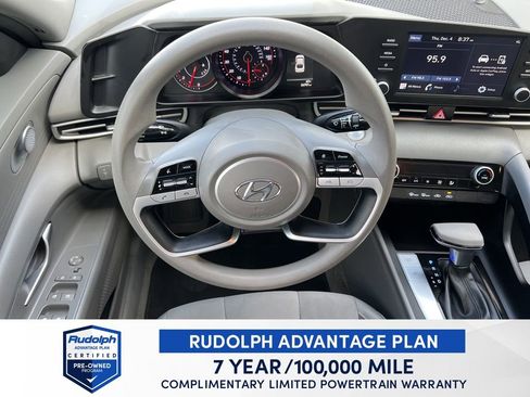 Used 2023 Hyundai Elantra SEL image 15