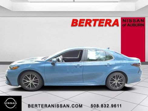 Used 2024 Toyota Camry SE w/ Cold Weather Package FWD image 1