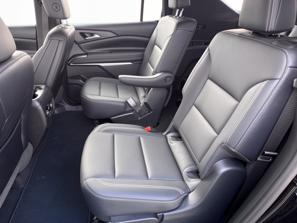 Used 2026 Chevrolet Traverse LT w/ Driver Confidence Package FWD image 25