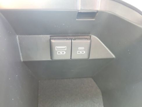 Used 2023 Toyota Camry LE image 23