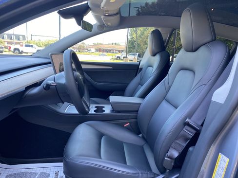 Used 2024 Tesla Model Y Long Range AWD/4WD image 16