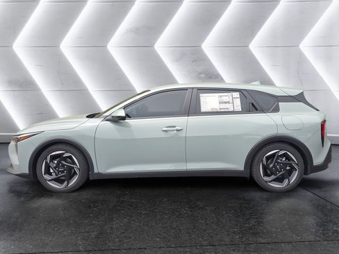 New 2026 Kia K4 EX FWD image 2