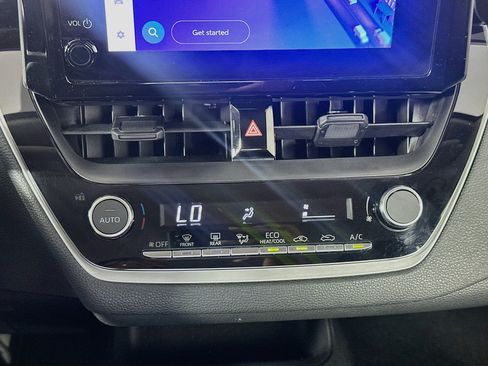 Used 2025 Toyota Corolla LE FWD image 23