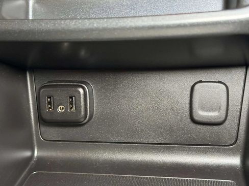 Used 2019 Chevrolet Colorado LT w/ LT Convenience Package AWD/4WD image 9