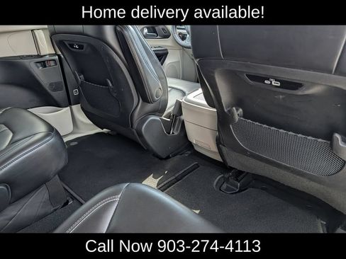 Used 2023 Chrysler Pacifica Touring-L FWD image 32