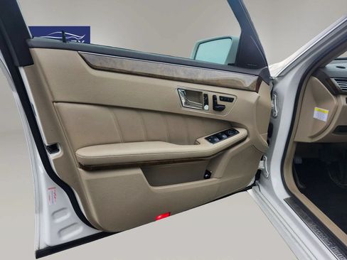 Used 2011 Mercedes-Benz E 550 Sedan image 13