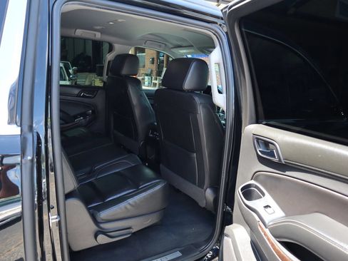Used 2020 Chevrolet Suburban LT AWD/4WD image 21