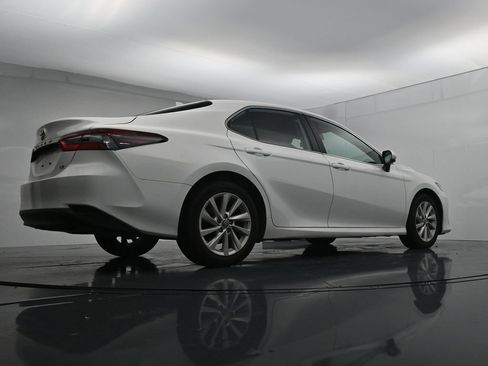 Used 2024 Toyota Camry LE FWD image 23