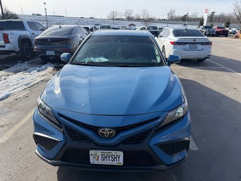 Used 2024 Toyota Camry SE image 8