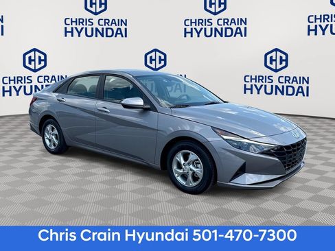 Certified 2023 Hyundai Elantra SE FWD image 1