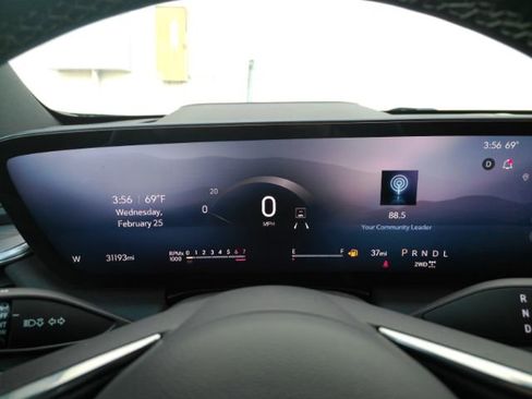 Used 2025 Buick Enclave Preferred image 38