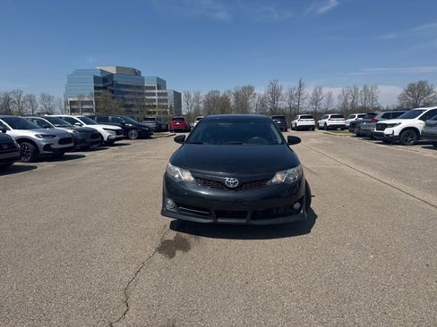 Used 2014 Toyota Camry SE image 13