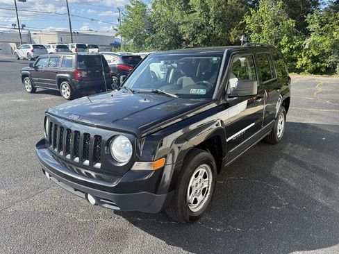 Used 2015 Jeep Patriot Sport w/ Power Value Group AWD/4WD image 3