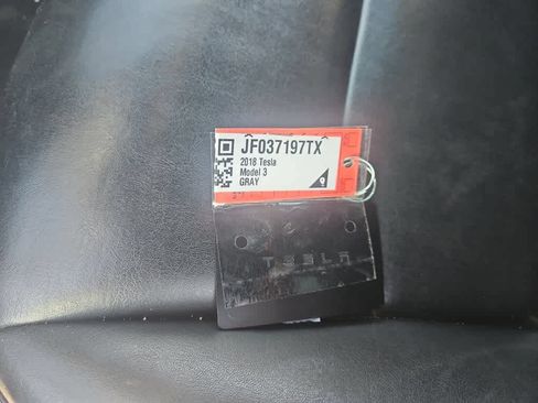 Used 2018 Tesla Model 3 Long Range RWD image 21