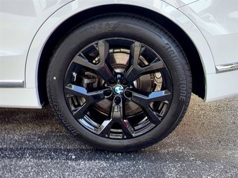 Used 2022 BMW X7 xDrive40i w/ Executive Package AWD/4WD image 39