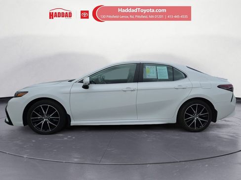 Used 2024 Toyota Camry SE w/ Cold Weather Package AWD/4WD image 2