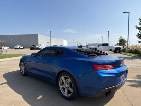 Used 2017 Chevrolet Camaro LT RWD image 5